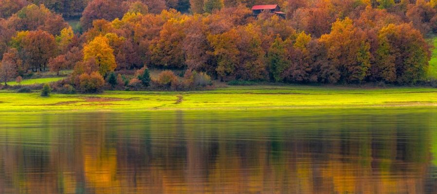 LAGO PLASTIRA